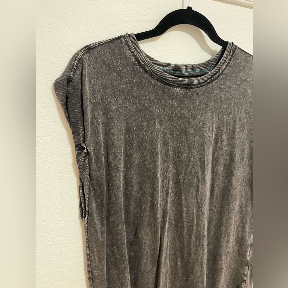 Anthropologie muscle tee.